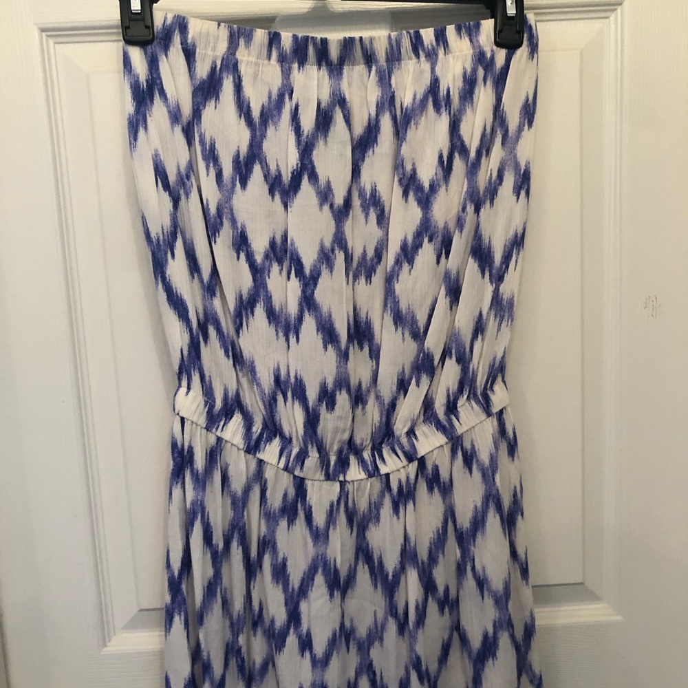 F21 white and blue print strapless romper